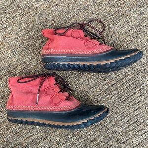 SOREL Out n About Ankle Rain Boots Sz 6